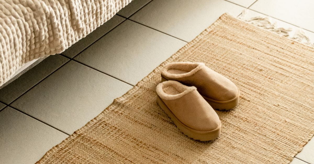 prevent UGG slippers from smelling